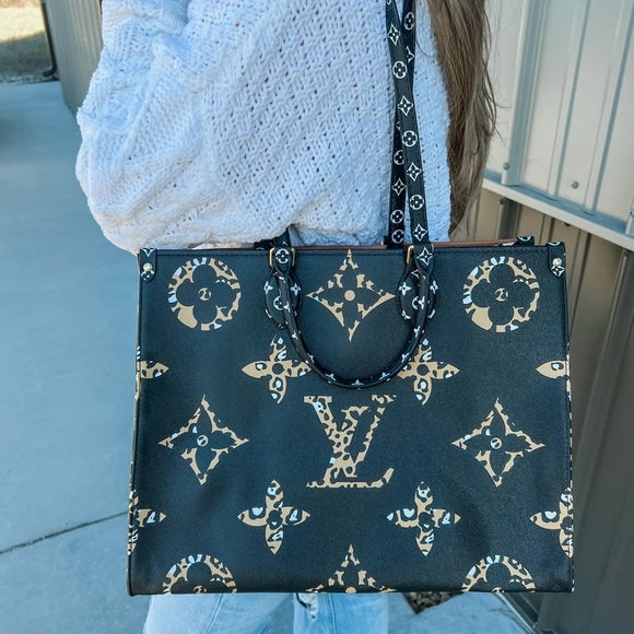 Louis Vuitton Jungle Tote - Picture 12 of 12